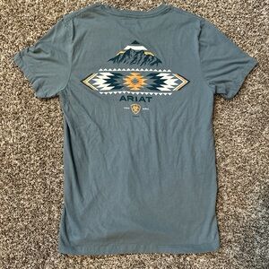 Ariat Graphic Tee in Blue